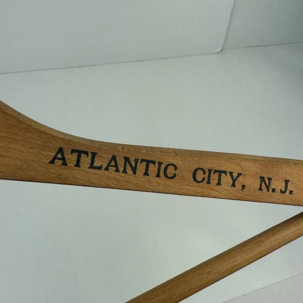 Vtg Tan Wooden Hotel Dennis Atlantic City New Jersey NJ Clothing‎ Jacket Hanger
